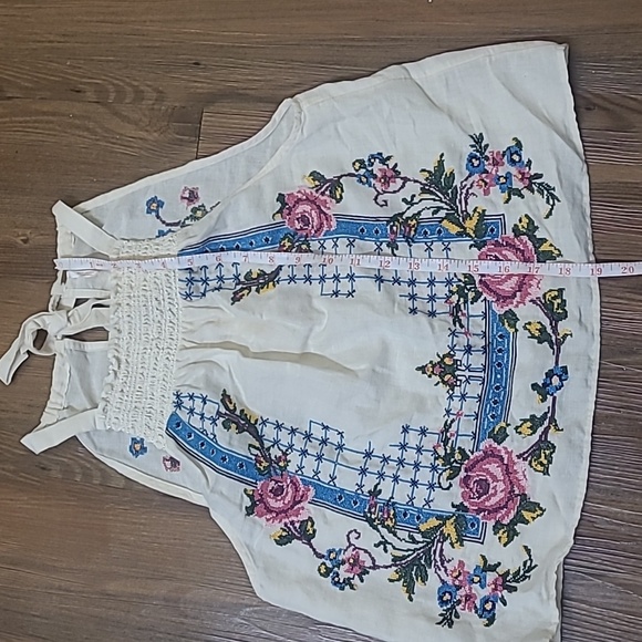 Free People Cream Fabric Detail used exelent condition. - Picture 4 of 14